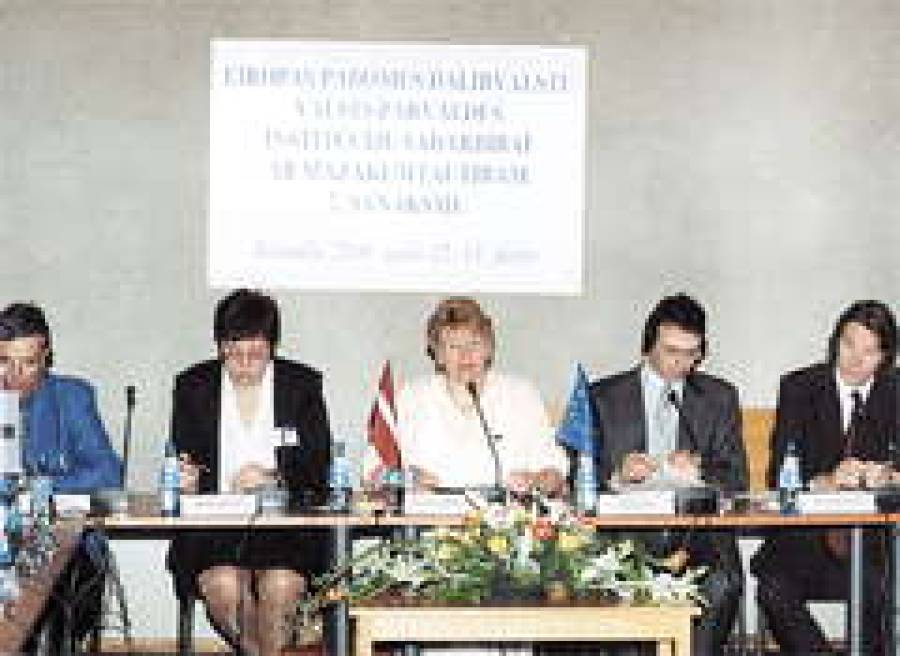 Натурализация устарела.Латвия учится жить с нацменьшинствами.