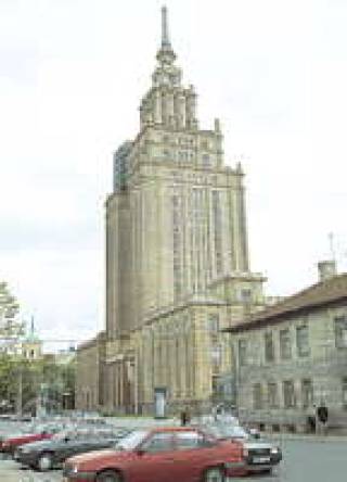 Академия наук разрушается, но не продается