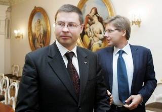 На комиссию по расследованию трагедии в Золитуде вызваны Ушаков и Домбровскис