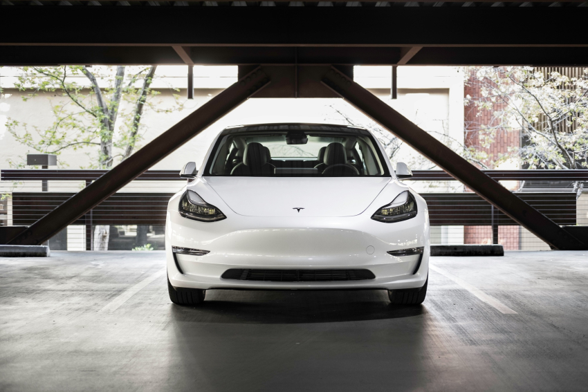 Tesla увеличила выручку и продажи, но прибыль компании все равно сократилась