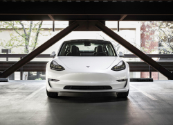 Tesla увеличила выручку и продажи, но прибыль компании все равно сократилась