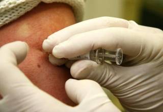 Латвийские врачи советуют уже сейчас вакцинироваться против гриппа