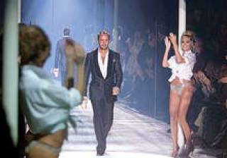 Главной звездой показов Gucci всегда становился Том Форд, затмевавший даже стриптизерш.