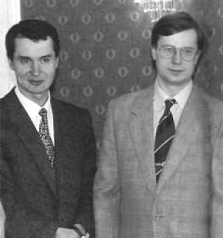  В скандалах, связанных с отмыванием российский денег, фигурировали имена обоих зятей Б.Ельцина — Валерия ОКУЛОВА и Леонида ДЬЯЧЕНКО.