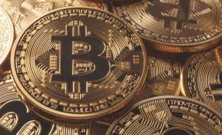 Криптовалюты дешевеют, игнорируя хорошие новости про Skype и XRP