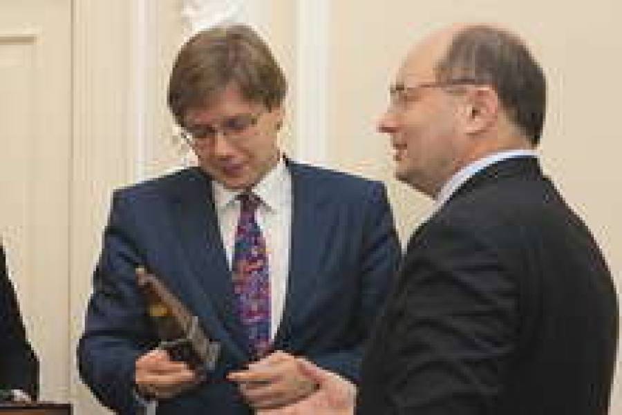 Нил Ушаков (слева) и Александр Мишарин договорились вывозить сибиряков на отдых в Ригу.