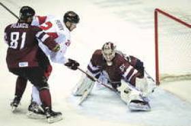 Для хоккеистов сборной Латвии Александр Белявский не должен стать чужаком. Скорее &mdash; наоборот.