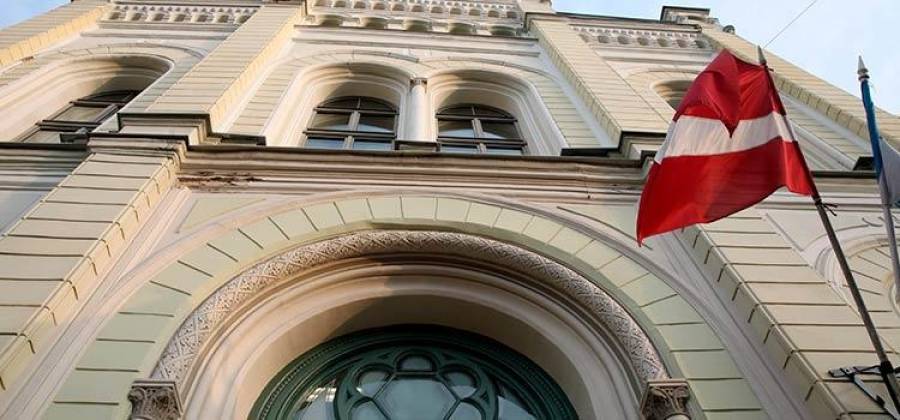 Завтра правительство планирует принять концептуальное решение об объединении Банка Латвии и КРФК