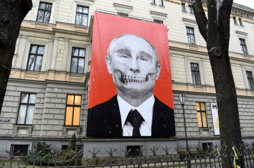 Российский дипломат: более 20 000 жителей Латвии выразили заинтересованность в переезде в Россию