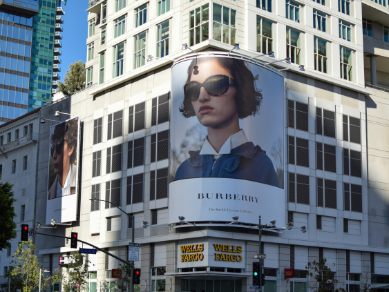Burberry сообщает об убытках и сокращениях