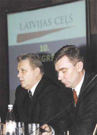 Принудительная рокировка. Андрей Пантелеев &quot;проспал&quot; ход товарища по партии.