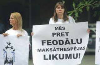 Протестовавшие заемщики остались довольны законом.