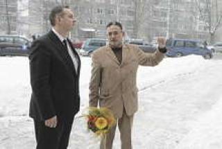 Артур Лифшиц (справа) был единственным беспартийным руководителем KNA.