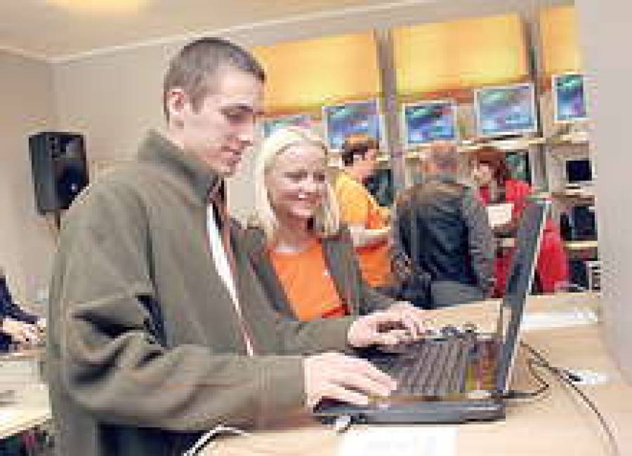 В салонах Lattelecom технику тут же можно попробовать в деле.