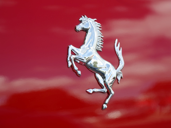 Ferrari, Bentley и Lamborghini: спрос на роскошные авто в Латвии растёт