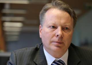 Общество &quot;Честь служить Латвии&quot; преобразуется в партию