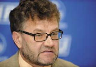 Глава Ассоциации международных автоперевозчиков Валдис Трезиньш: “Хоть бы правительство налоги не подняло”.