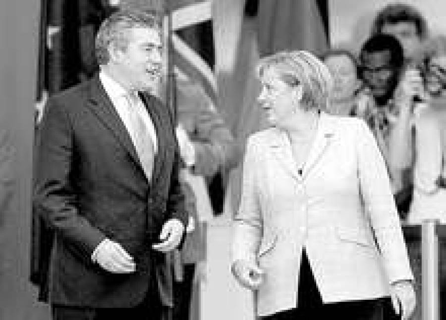 Британский премьер Г.Браун гостеприимно встретил канцлера Германии А.Меркель.