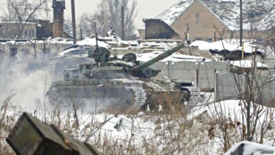 Сегодня, 9 декабря, на востоке Украины начал действовать &quot;режим тишины&quot;, введенный президентом страны Петром Порошенко. Это является попыткой начать исполнение мирных договоренностей, достигнутых в Минске 5 сентября.