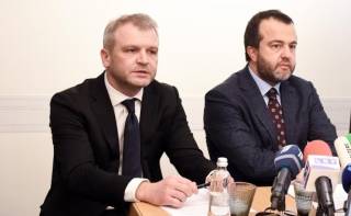 Латвии приказано штрафовать банки