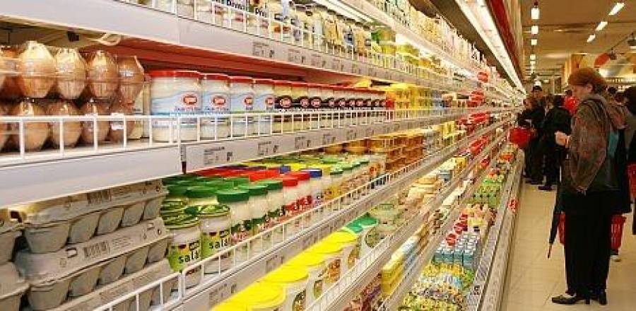 Расследование: Кто накручивает цены на товары в латвийских гастрономах?