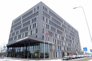 Два рижских бомжа стали миллионерами с помощью Swedbank