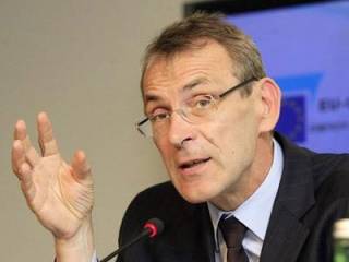 Андрис Пиебалгс стал советником президента по экономике