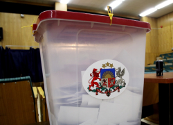 На предстоящих осенью выборах в Сейм подсчет голосов будет вестись вручную