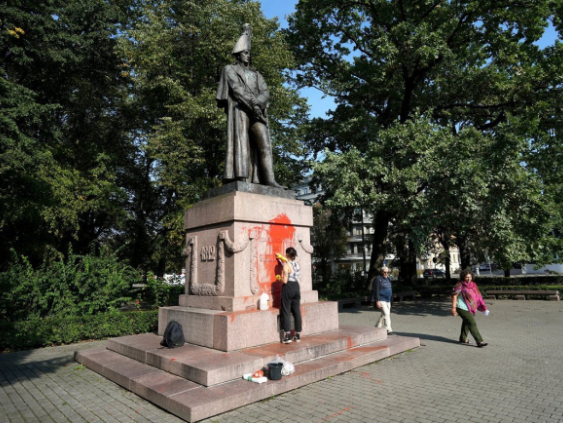 Решение принято: в Риге будет демонтирован памятник Барклаю де Толли