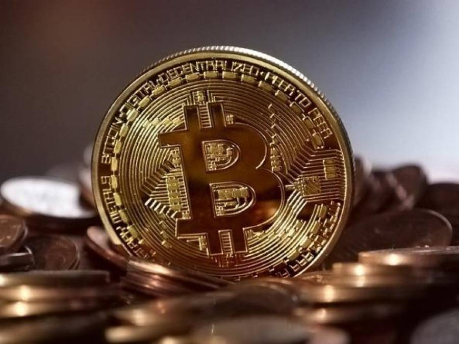 Биткоин подорожал до 9800 долларов