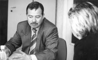  Айвар ЛЕМБЕРГС во время встречи в редакции .