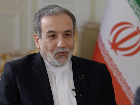 Переговоры с Ираном качнули рынки: акции вверх, нефть вниз