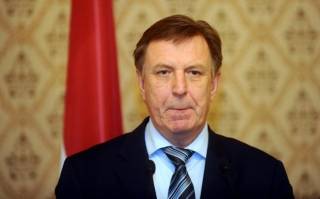 Латвия погрязла в долгах