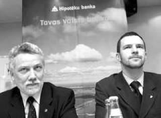  Инесис ФЕЙФЕРИС (слева) прекрасно знает, с какими проблемами приходится сталки- ваться молодым бизнесменам.