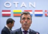 Бывший генсек НАТО: Запад обязан поддержать Латвию, Литву и Эстонию