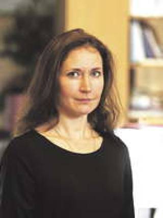 Людмила НОЛА,