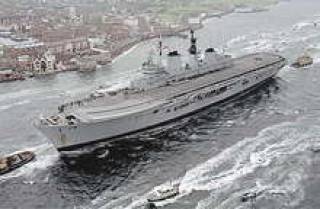 Флагманское судно ВМФ Великобритании HMS Ark Royal будет досрочно снято с вооружения.