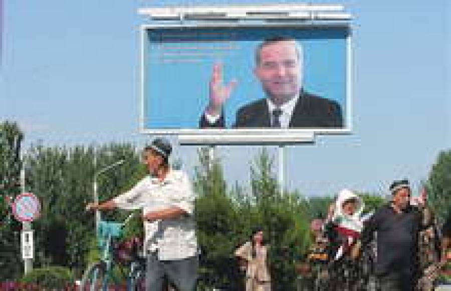 Сильная рука, как показывает опыт Узбекистана, может очень качественно управлять экономикой.