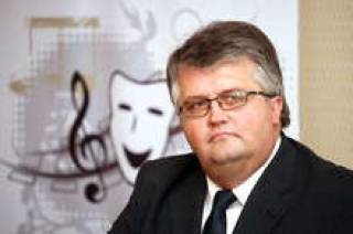 Хором со страной
