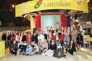 Финалисты весеннего конкурса Zelta skudra радуются победе.