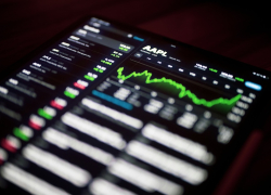 Биржи в режиме ожидания: почему рынки затаились перед ФРС