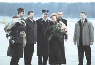  Президент Латвии вернулась на родную землю.