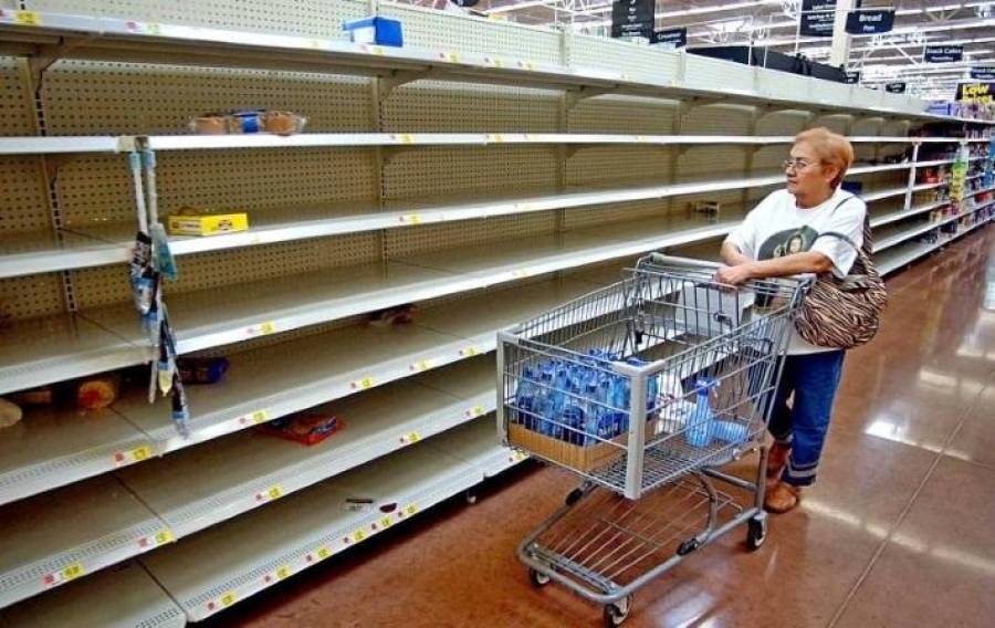 Латвийцы не впервые опустошают полки магазинов