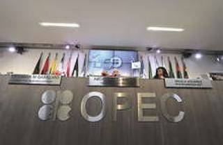 ОПЕК не исключает удорожания нефти уже в следующем году.