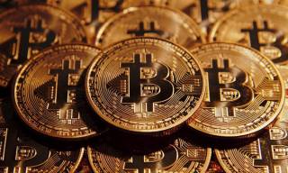 Впервые курс биткоина взметнулся свыше 2500 долларов