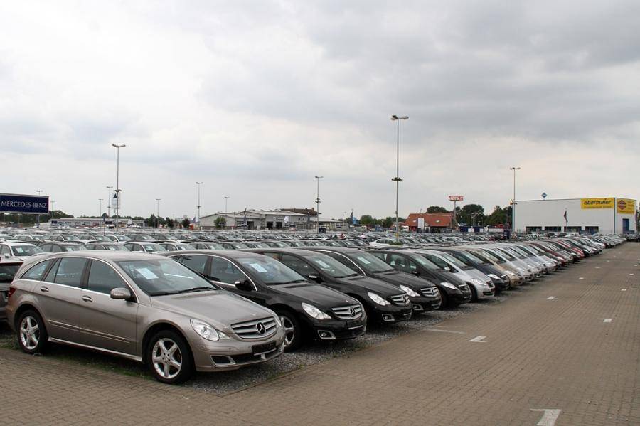 В Латвии растет число новых автомобилей