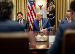 Рынки в шоке: Трамп хочет 200% пошлины на лекарства