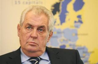 Президент Чехии успокаивает власти Латвии: «Путин — не самоубийца!»