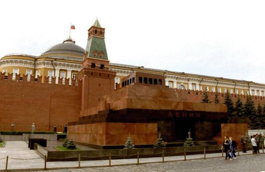 В Москве закрывают мавзолей с телом В. И. Ленина