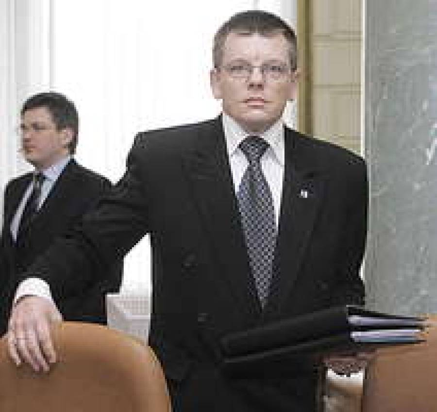 Глава Минфина Эйнар Репше начал повторяться.